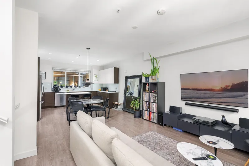 307 2135 HERITAGE PARK LANE - photo 4 of 25