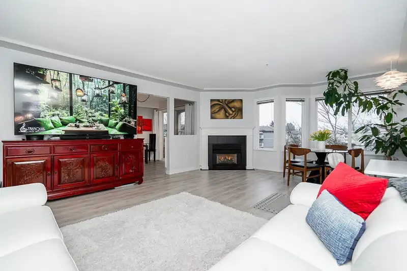 404 20443 53 AVENUE - photo 2 of 38