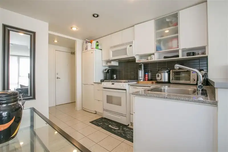 1201 928 BEATTY STREET - photo 3 of 11