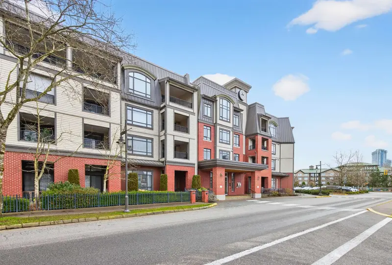 320 8880 202 STREET - photo 2 of 25