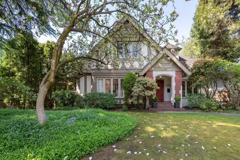 505 QUEENS AVENUE - photo 1 of 36