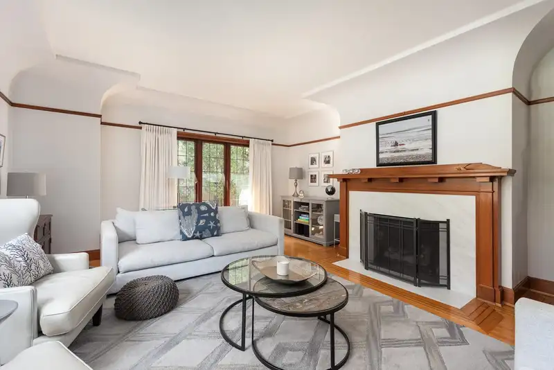 505 QUEENS AVENUE - photo 4 of 36