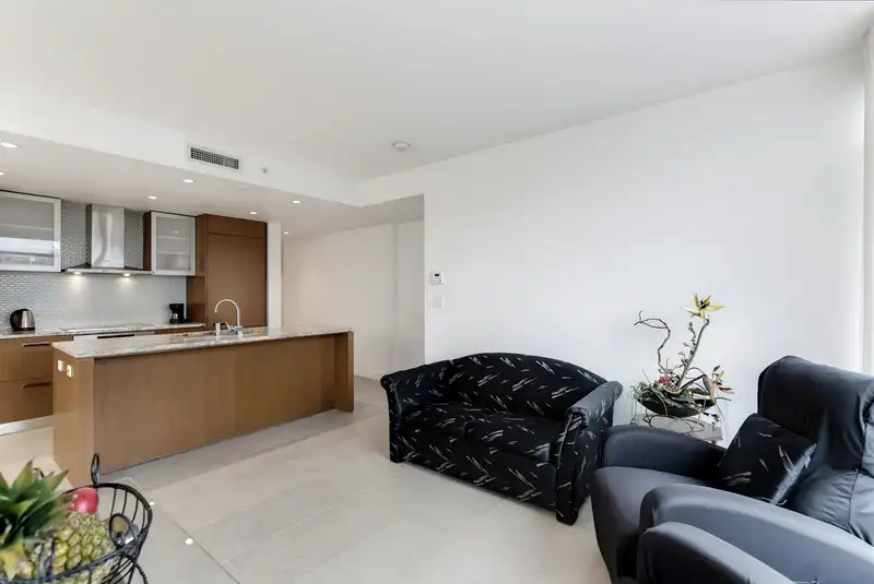 908 1028 BARCLAY STREET - photo 4 of 32