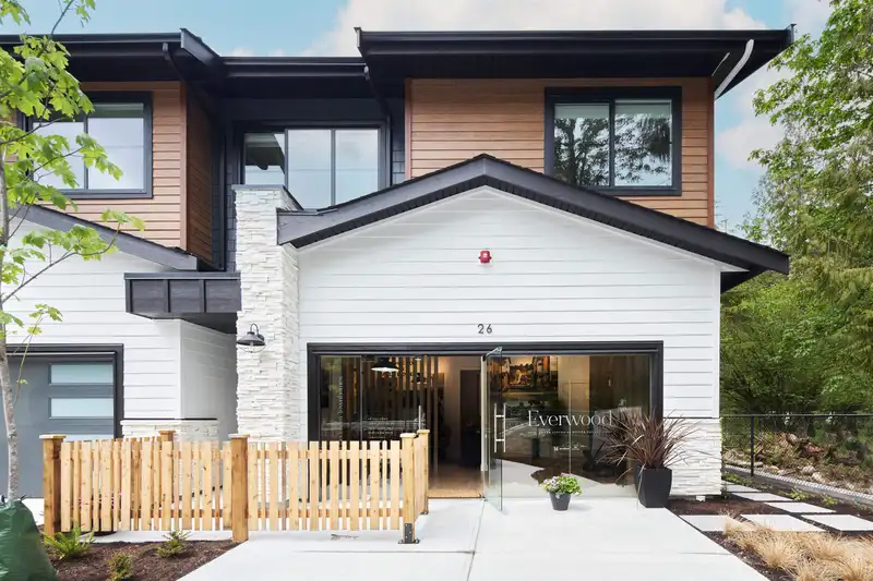 26 23697 FERN CRESCENT - photo 1 of 12