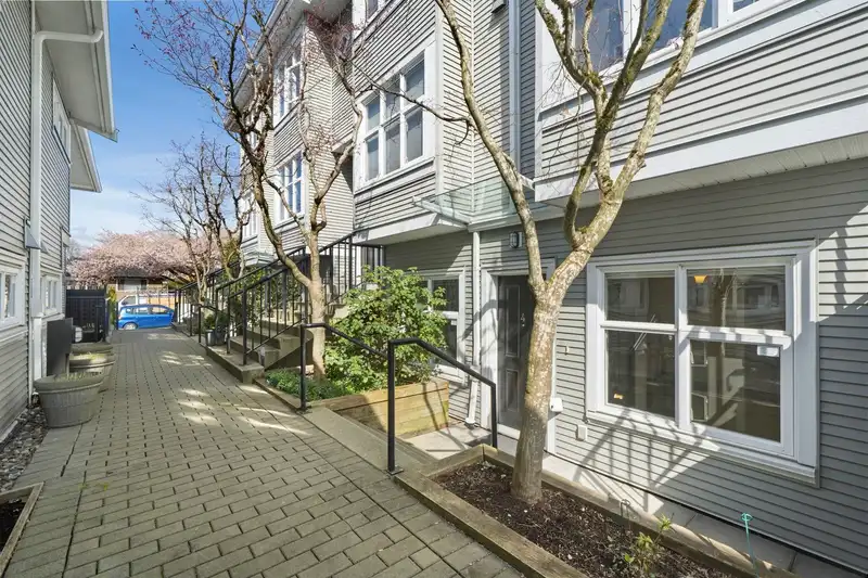 4 1203 MADISON AVENUE - photo 2 of 25