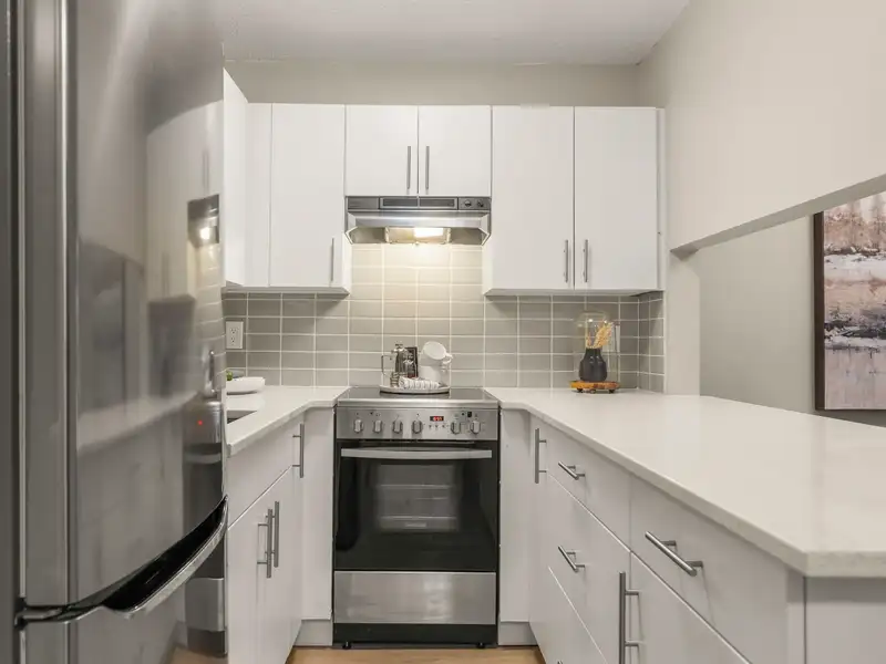 216 1990 W 6TH AVENUE - photo 3 of 10
