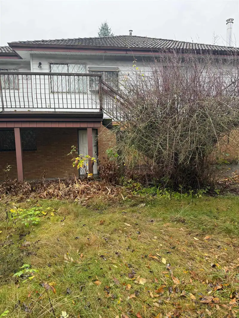 5652 LANCASTER STREET - photo 2 of 12