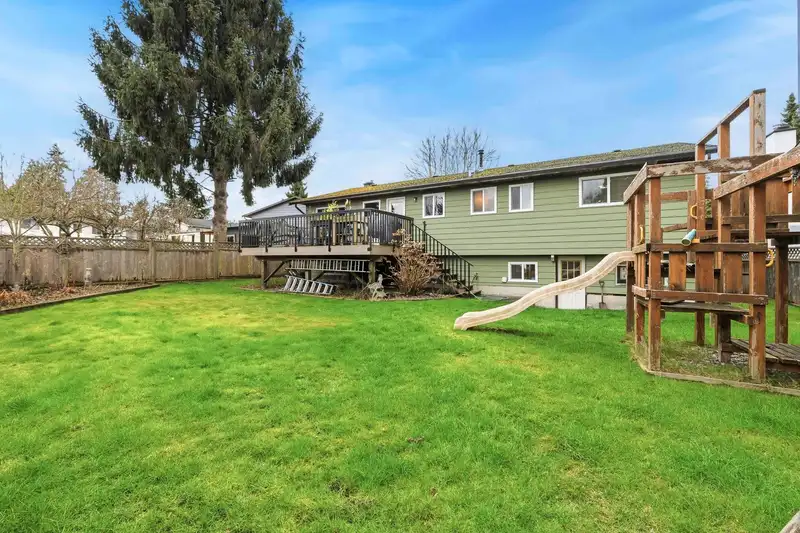 7084 PAPUC PLACE - photo 3 of 40