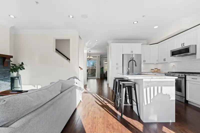 2 22225 50 AVENUE - photo 1 of 40