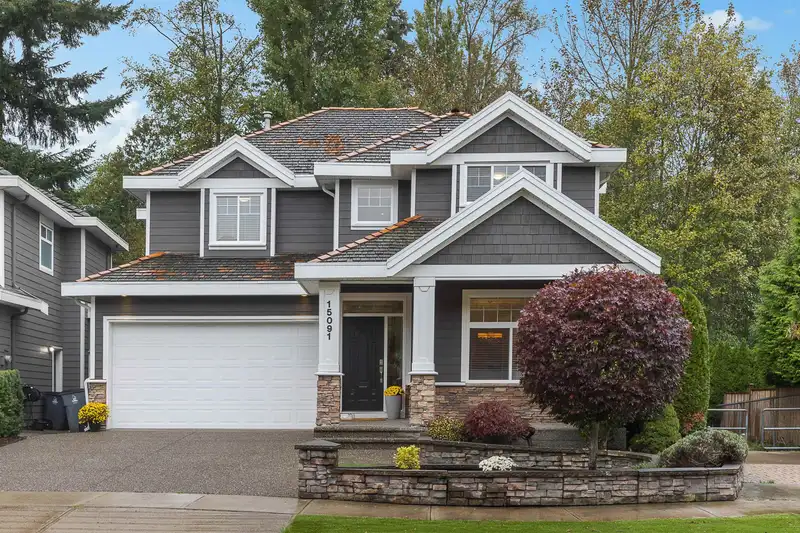 15091 34 AVENUE - photo 1 of 40