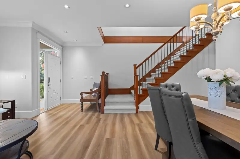 15091 34 AVENUE - photo 3 of 40