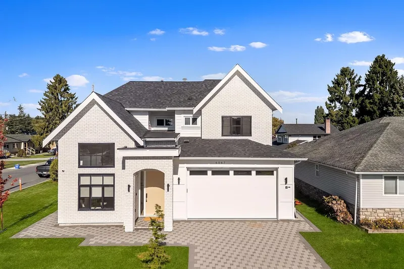 6067 44A AVENUE - photo 1 of 25