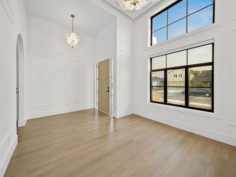 6067 44A AVENUE - photo 3 of 25