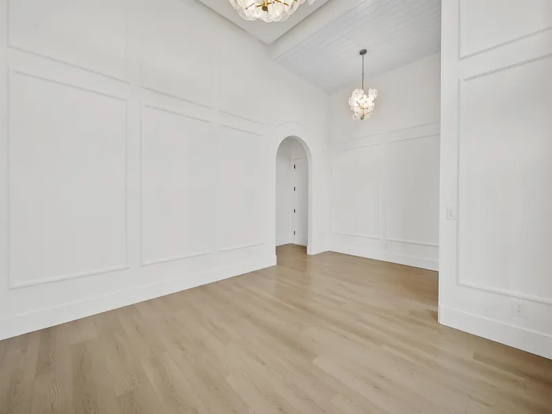 6067 44A AVENUE - photo 4 of 25