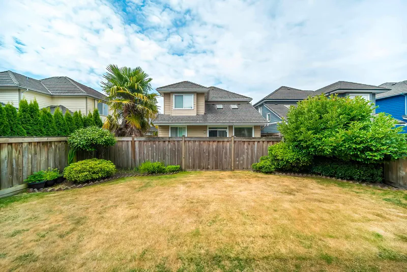 6291 SEMLIN COURT - photo 3 of 24