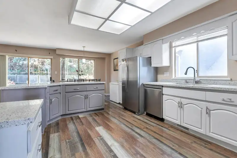 2225 KAPTEY AVENUE - photo 4 of 36