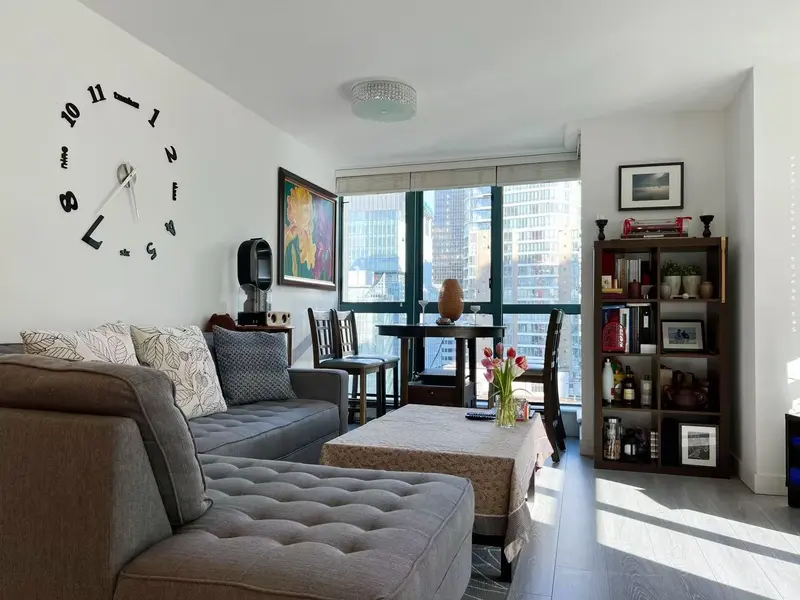 1706 1238 MELVILLE STREET - photo 3 of 25