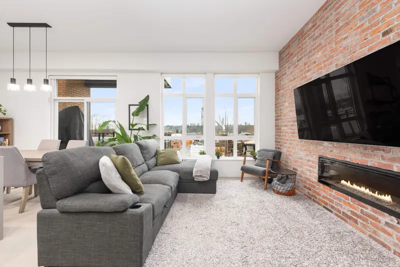 303 300 SALTER STREET - photo 3 of 25