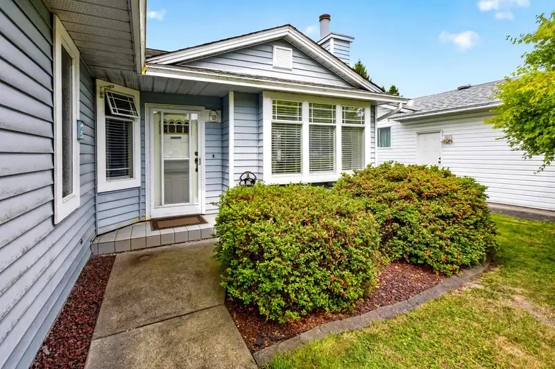 11957 237A STREET - photo 2 of 35