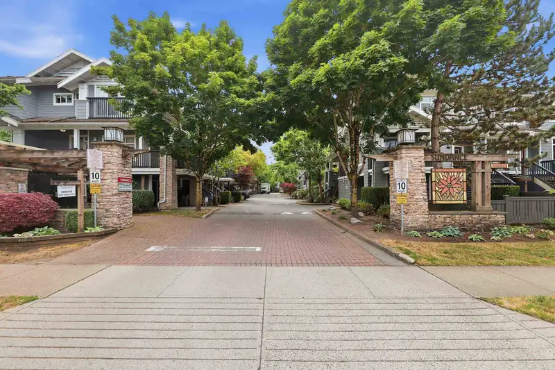 141 15236 36 AVENUE - photo 1 of 20