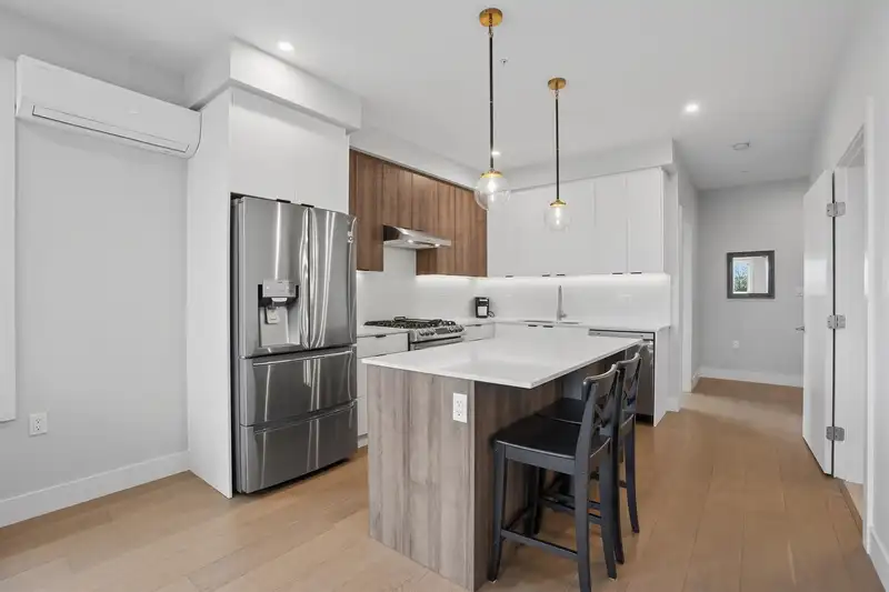 301 4686 51 STREET - photo 2 of 39