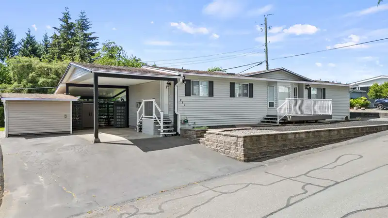 260 27111 0 AVENUE - photo 2 of 40