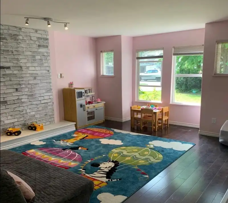 1528 BOND STREET - photo 2 of 8