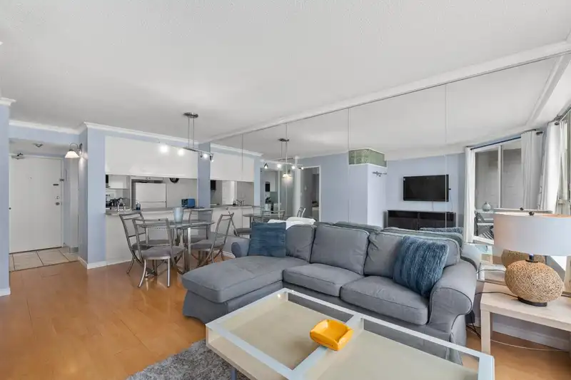 611 1270 ROBSON STREET - photo 1 of 33
