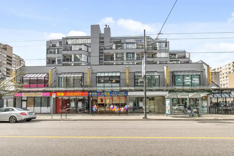 611 1270 ROBSON STREET - photo 2 of 33