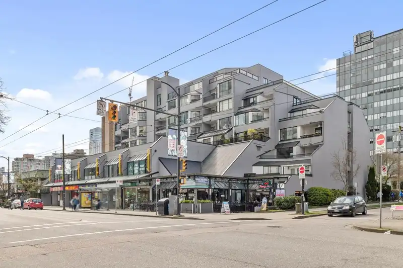 611 1270 ROBSON STREET - photo 3 of 33