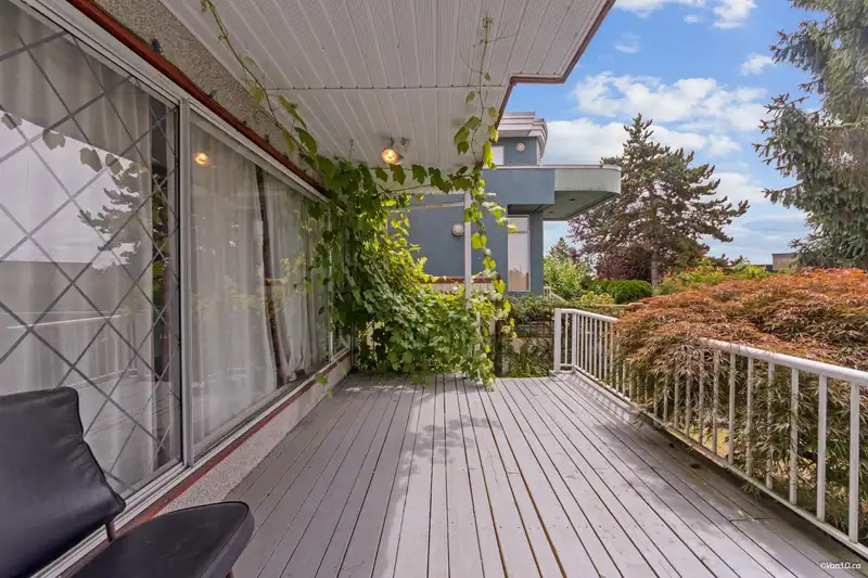 2087 HARRISON DRIVE - photo 4 of 40