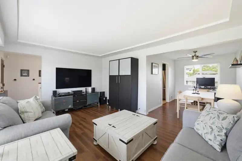 273 BURNS STREET - photo 4 of 29
