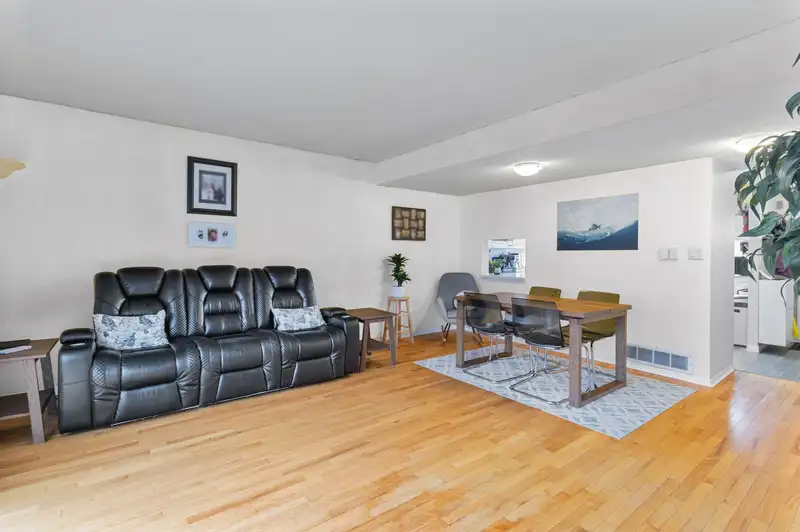 526 9651 GLENDOWER DRIVE - photo 2 of 31