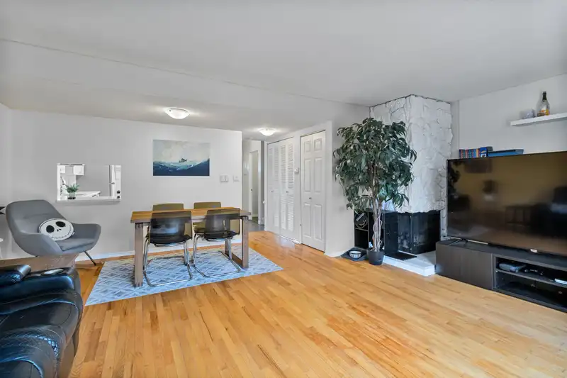 526 9651 GLENDOWER DRIVE - photo 3 of 31