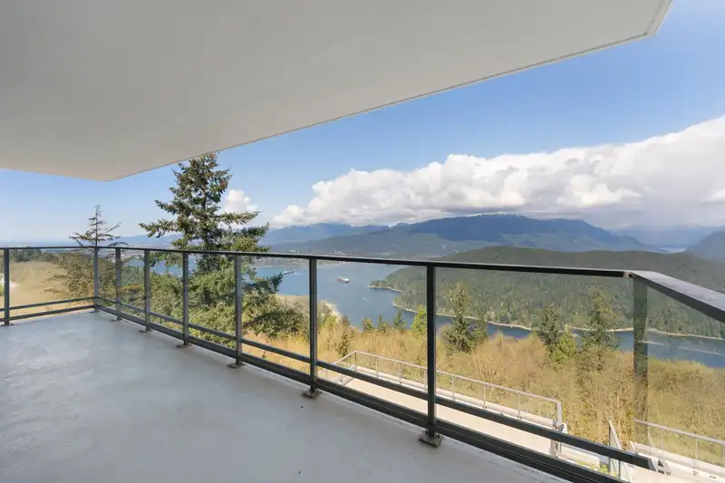 1106 8940 UNIVERSITY CRESCENT - photo 2 of 30