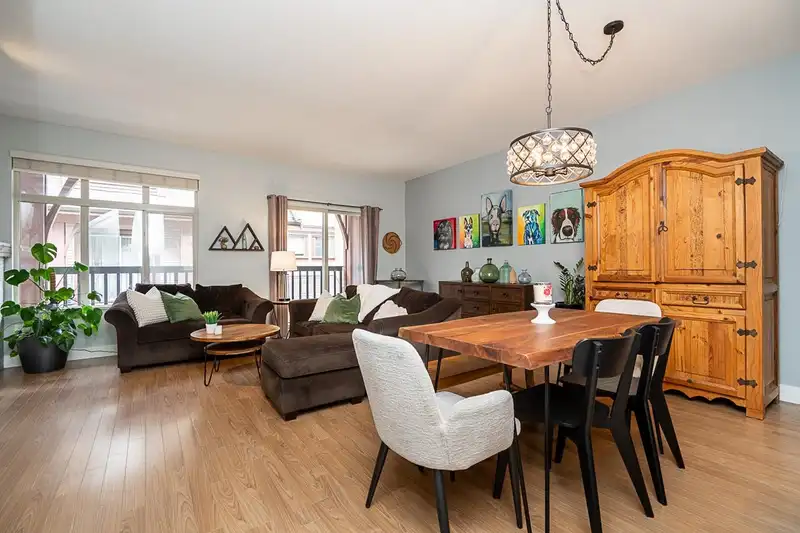 7 19479 65 AVENUE - photo 2 of 39