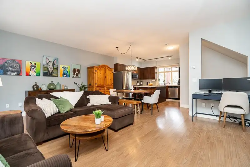 7 19479 65 AVENUE - photo 3 of 39