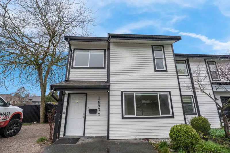 19877 53 AVENUE - photo 2 of 25