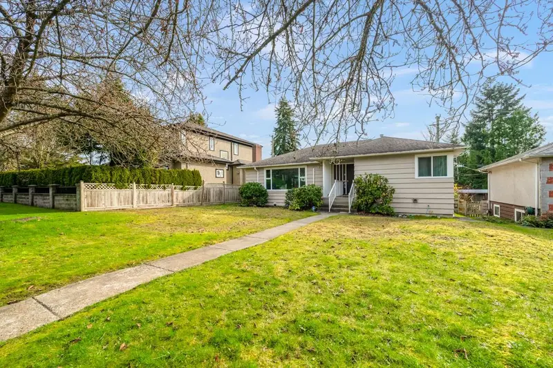 6872 HEATHER STREET - photo 3 of 25