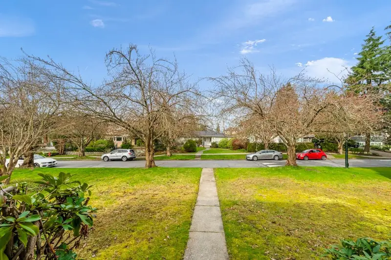 6872 HEATHER STREET - photo 4 of 25