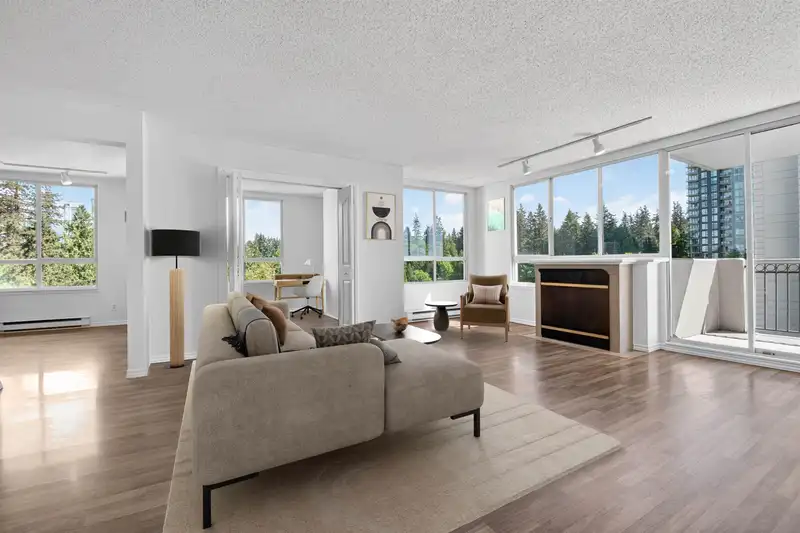 1102 551 AUSTIN AVENUE - photo 1 of 27