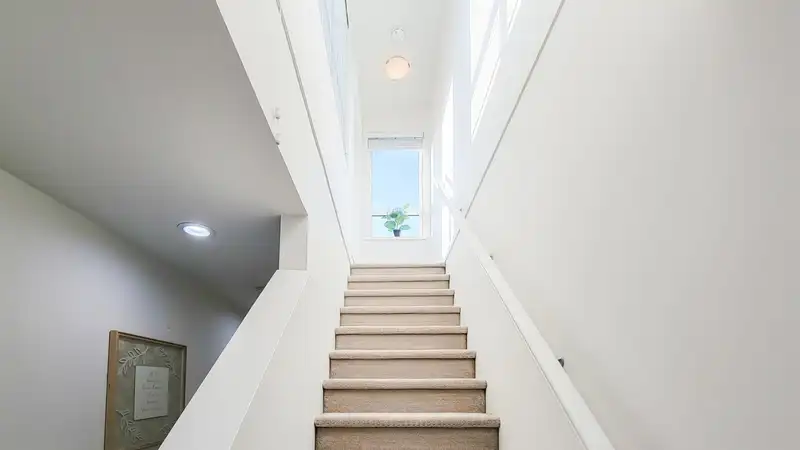 29 100 WOOD STREET - photo 3 of 30