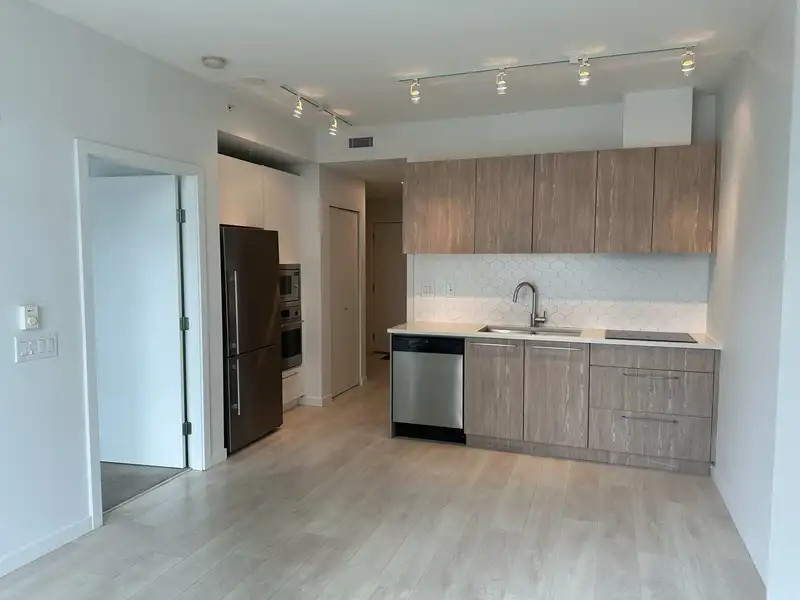 207 691 NORTH ROAD - photo 3 of 18