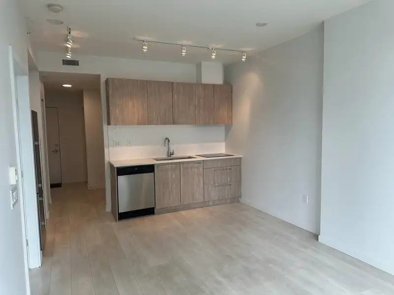 207 691 NORTH ROAD - photo 4 of 18