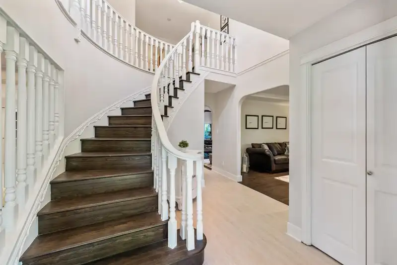 20068 41A AVENUE - photo 4 of 40