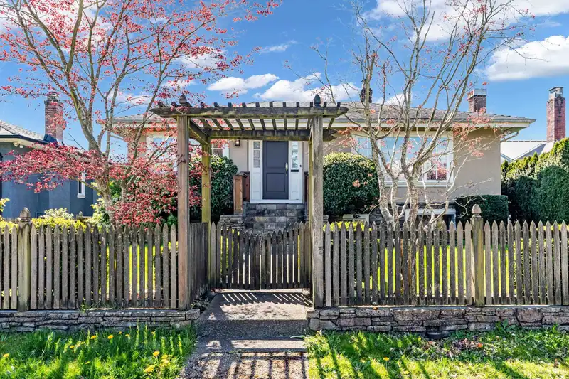 3178 W 16TH AVENUE - photo 3 of 39