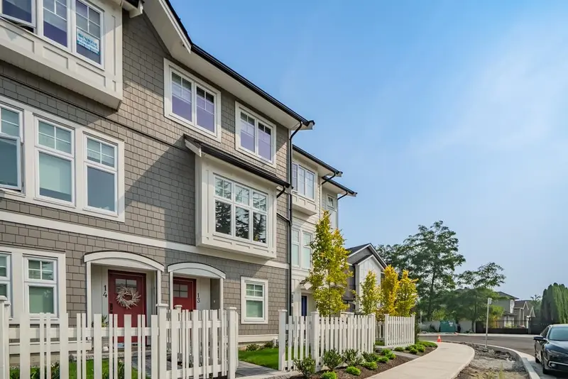 16 22811 MCLEAN AVENUE - photo 2 of 25