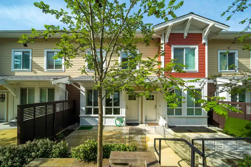 50 16561 17A AVENUE - photo 1 of 38