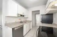 302 214 E 15TH STREET - thumbnail 14