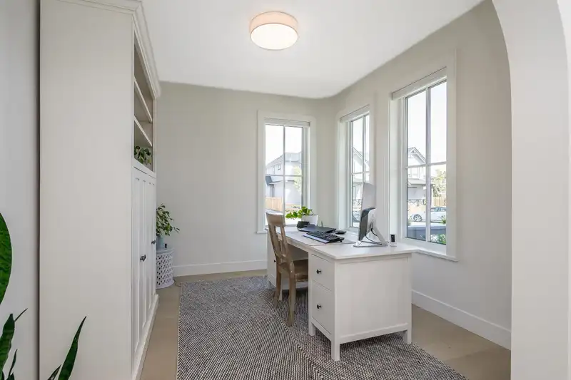 19667 73C AVENUE - photo 3 of 34